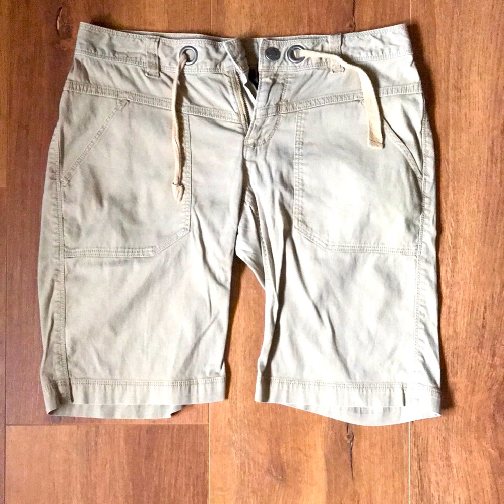 Womens North Face Khaki Bermuda shorts